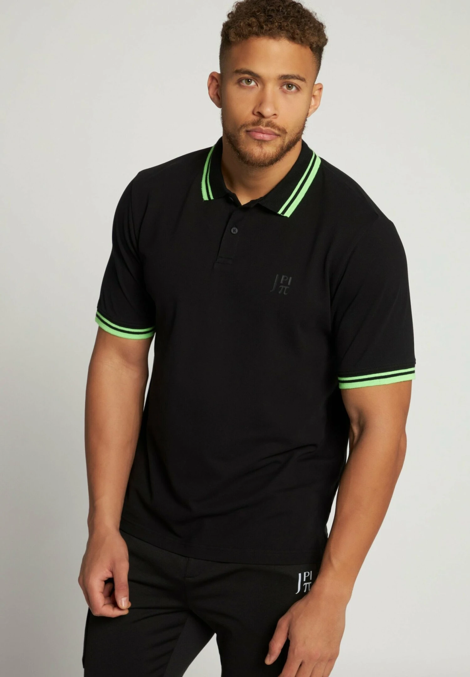 JP1880 Funktions Flexnamic® Outdoor Halbarm - Poloshirt - Schwarz 3 JP1880 Funktions Flexnamic® Outdoor Halbarm - Poloshirt - Schwarz